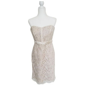 Beautiful Sweetheart Neckline Lace Dress
